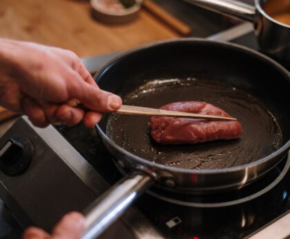 na czym smażyć mięso wieprzowe